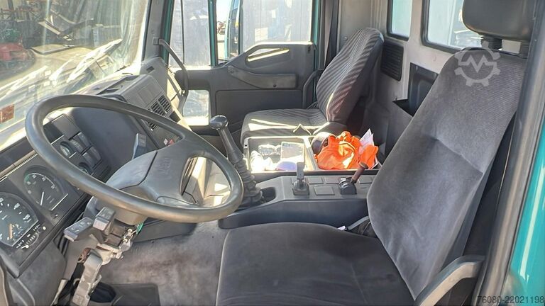 Casis dengan teksi pemandu Iveco Eurotech 180E27 (MANUAL PUMP / POMPE MANUELLE /...