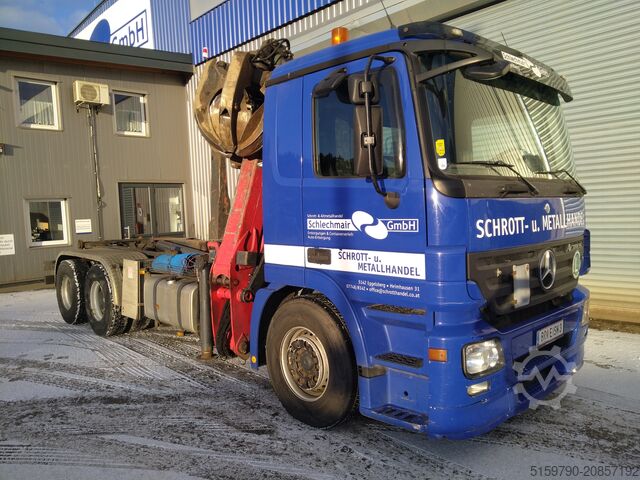 Abrollkipper Mercedes Actros 2641 6x4 mit Recyclingkran