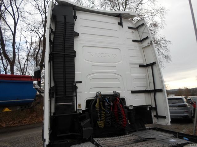 Standardni tegljač VOLVO FH 460 XL/ VOLLSPOILER