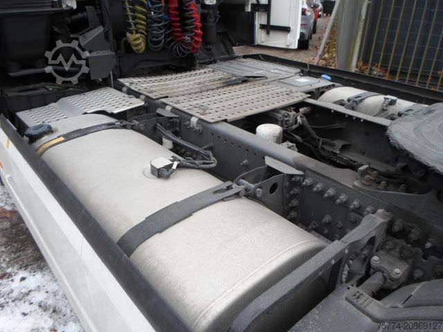 Standardni tegljač VOLVO FH 460 XL/ VOLLSPOILER