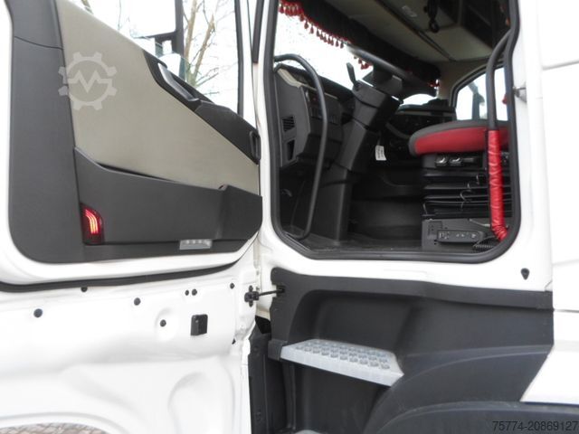 Standardni tegljač VOLVO FH 460 XL/ VOLLSPOILER