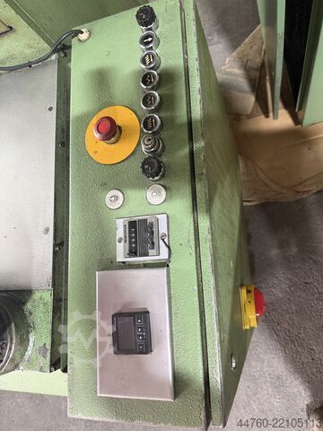 Endireitadeira de chapas com linha de corte ao comprimento Griebel BRA 1550 * 2mm