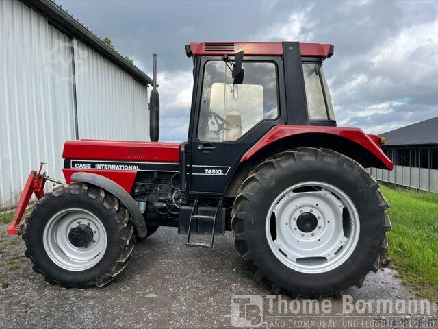 Трактор Case-IH 745 XL