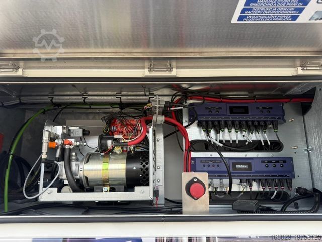 Semiremorcă cu platformă joasă  Burgers Doppelstock Trailer 60% mehr Ladefläche