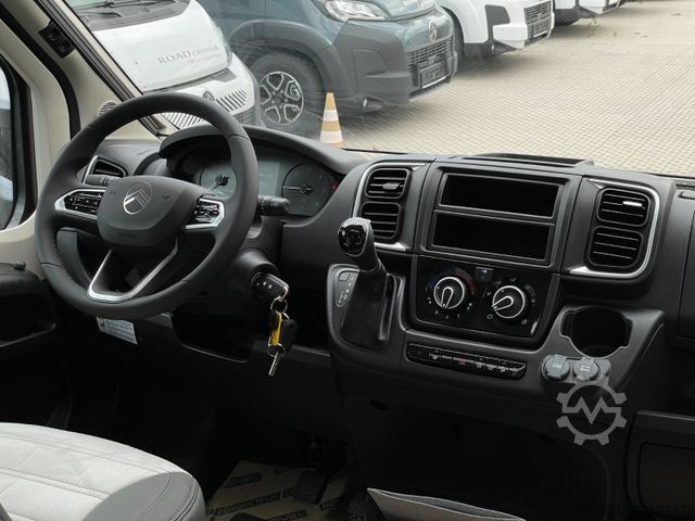 Halvintegrerad husbil SUNLIGHT T 67 S Adventure Edition | Automatik, Hubbett
