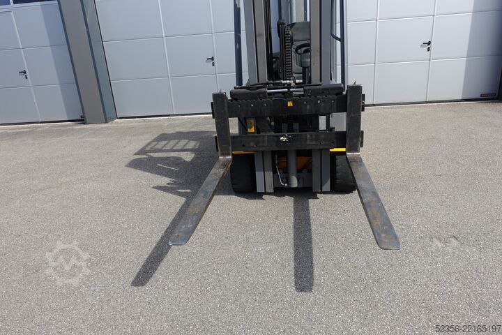 Gabelstapler Jungheinrich 2t Elektro EFG 320 Triplex 4,4m SS GEL