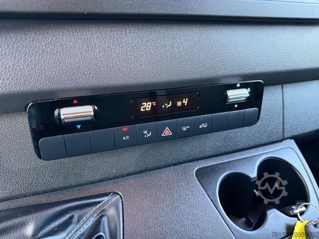 รถตู้ตู้เย็น MERCEDES-BENZ Sprinter Klima 2x Schiebetür Lebensmittel L1H1