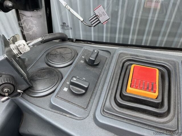 Carrello elevatore elettrico a 4 ruote Jungheinrich EFGS30