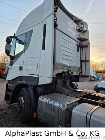 Standard tractor unit IVECO Stralis Hi Way