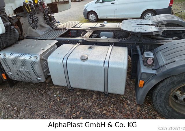 Standard tractor unit IVECO Stralis Hi Way