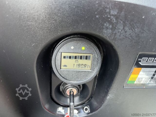 行人堆垛机 Still EXV12