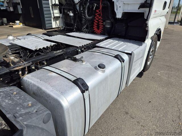 Standard tractor unit MAN TGX