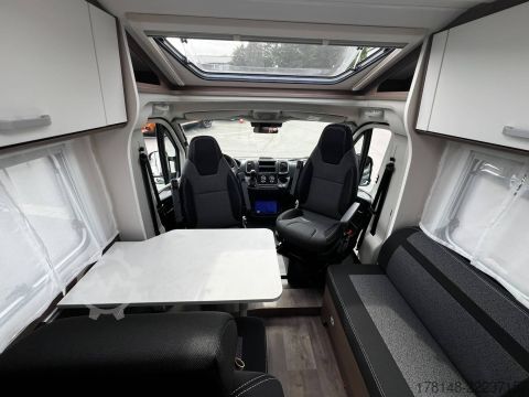 Autocaravana semi-integrada Carado VAN V347 pro +