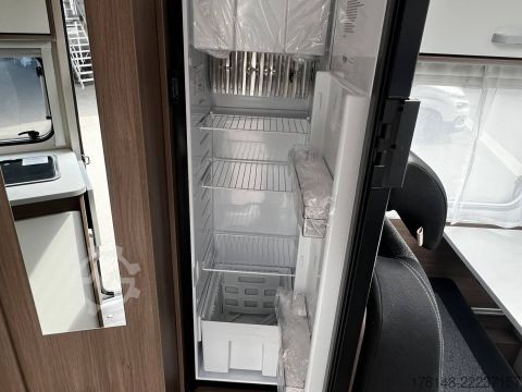 Autocaravana semi-integrada Carado VAN V347 pro +