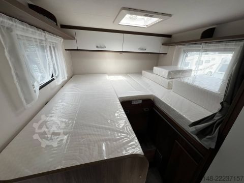 Autocaravana semi-integrada Carado VAN V347 pro +