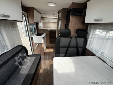 Autocaravana semi-integrada Carado VAN V347 pro +