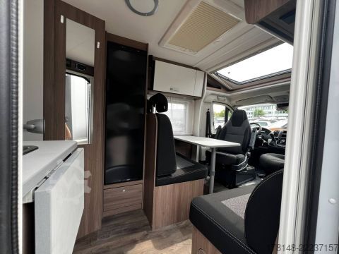 Autocaravana semi-integrada Carado VAN V347 pro +