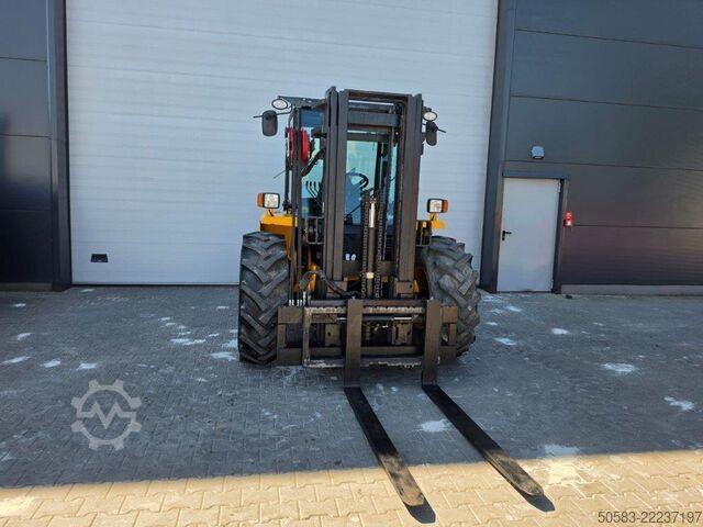 Empilhadeira todo-o-terreno JCB 940-4 T4 - TRIPLEX