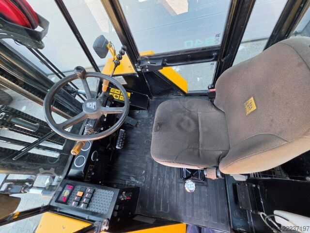 Empilhadeira todo-o-terreno JCB 940-4 T4 - TRIPLEX