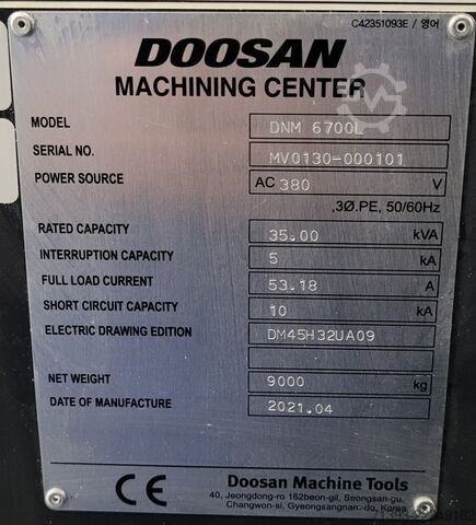 যন্ত্রপাতি কেন্দ্র DOOSAN DNM 6700L