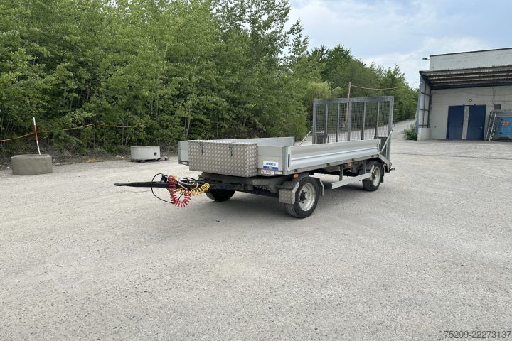 Anhänger mit Pritsche & Plane  PHT 6000 Brücke / Swiss-Vehicle