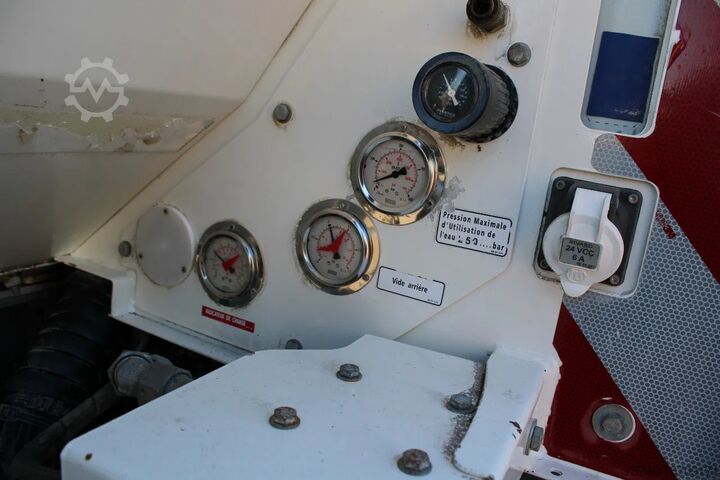 Kendaraan hisap MAN TGM 26.340 + RIVARD 11.8M3 + PUMP + EURO 6