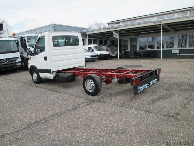 Šasija dostavnega vozila IVECO 35L12*Klima*Tempomat*Fahrgestell*3 Sitzer*