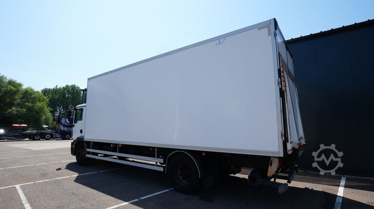  MAN TGM 19.250 Frigo truck with CARRIER SUPRA 850