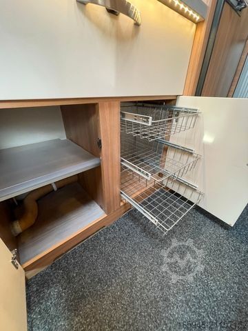 แคมเปอร์กึ่งบูรณาการ WEINSBERG Pepper 600 MEG | Markise, RFK, AHK,TV, SOG