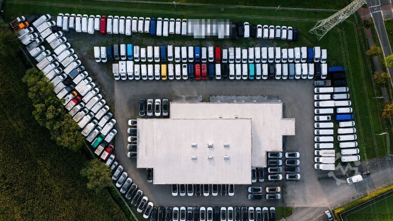 Annað MERCEDES-BENZ 711D *Behörde/ Camper* ORIGINAL 34.050 KM