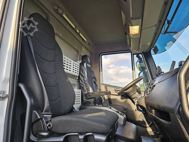 βαλίτσα IVECO 120E25 EUROCARGO AIRCO TAILLIFT