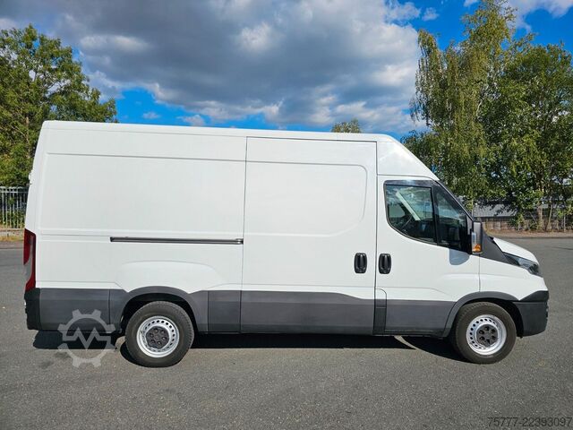 Aukštas mikroautobusas IVECO Daily 35-120 Kastenwagen - L2H2 - Klima - Navi