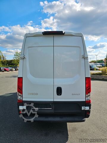 Aukštas mikroautobusas IVECO Daily 35-120 Kastenwagen - L2H2 - Klima - Navi