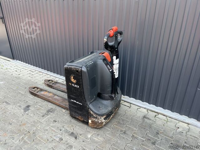 Niederhubwagen Linde T16