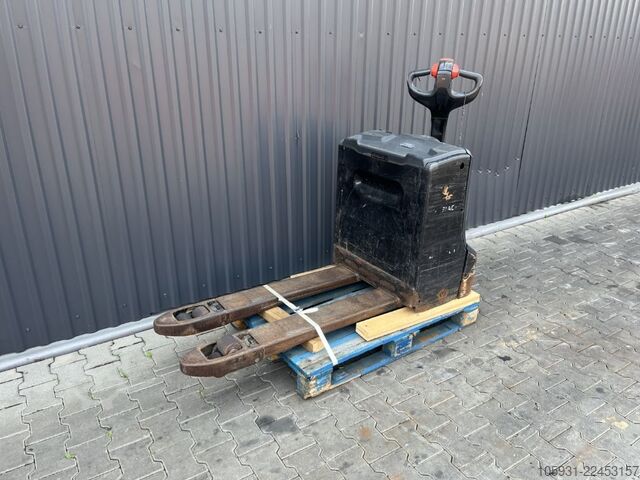 Niederhubwagen Linde T16