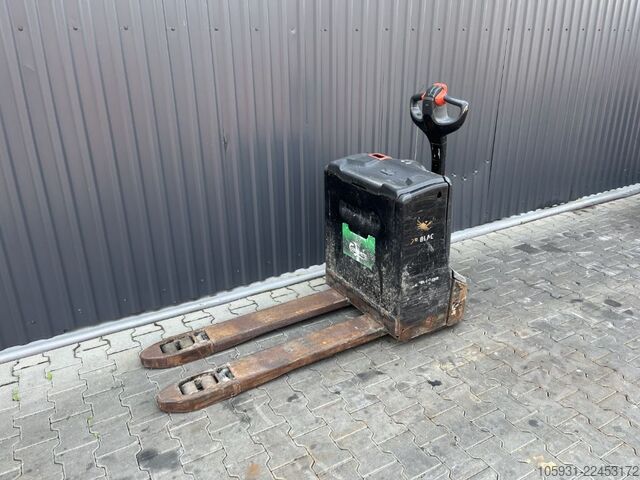 Niederhubwagen Linde T16