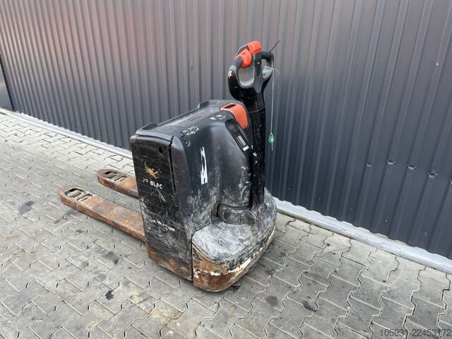 Niederhubwagen Linde T16