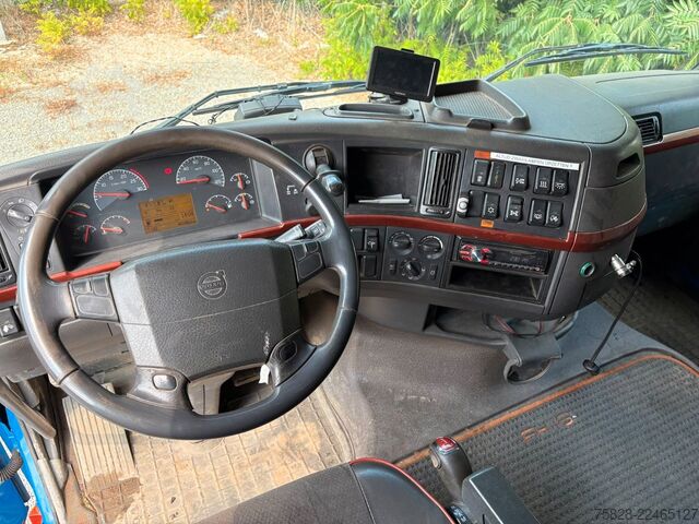 Trattore stradale standard VOLVO FH16  660 / BLATT / Retarder/ 70 To GG./ Kipphyd