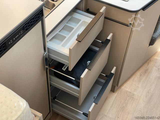 Autocaravana semi-integrada BÜRSTNER Campeo TD 691 G | Autom. | Solar | Markise |