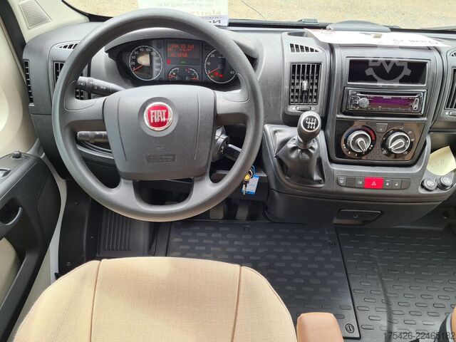Caravana semiintegrada CARADO T 345 *SAT + TV*Panorama-Dach*Markise*AHK*