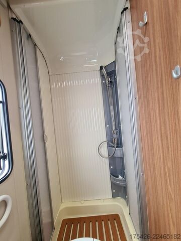Caravana semiintegrada CARADO T 345 *SAT + TV*Panorama-Dach*Markise*AHK*