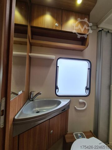 Caravana semiintegrada CARADO T 345 *SAT + TV*Panorama-Dach*Markise*AHK*