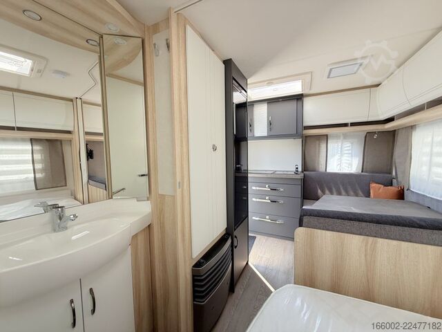 Caravana HOBBY De Luxe 400 SFe Modelljahr 2027 ausgestellt!