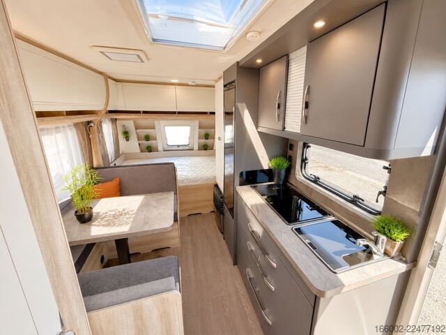 Caravana HOBBY De Luxe 490 KMF Modelljahr 2027 ausgestellt!