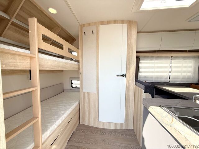 Caravana HOBBY De Luxe 490 KMF Modelljahr 2027 ausgestellt!