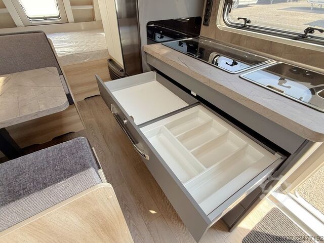 Caravana HOBBY De Luxe 490 KMF Modelljahr 2027 ausgestellt!