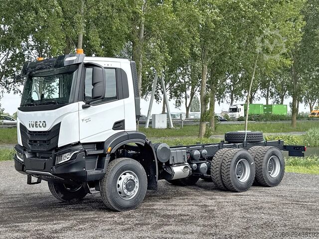 Chasis con cabina Iveco T-Way AD380T47WH-3800 Chassis Cabin (13 units)
