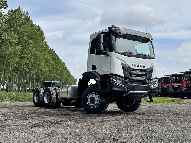 Chasis con cabina Iveco T-Way AD380T47WH-3800 Chassis Cabin (13 units)