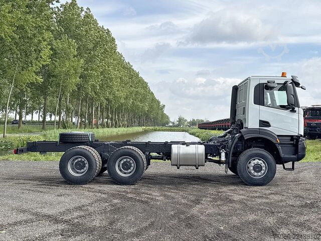 Chasis con cabina Iveco T-Way AD380T47WH-3800 Chassis Cabin (13 units)