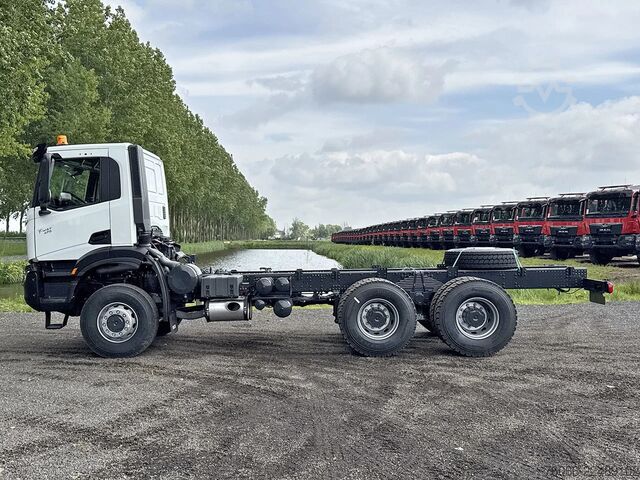 Chasis con cabina Iveco T-Way AD380T47WH-3800 Chassis Cabin (13 units)